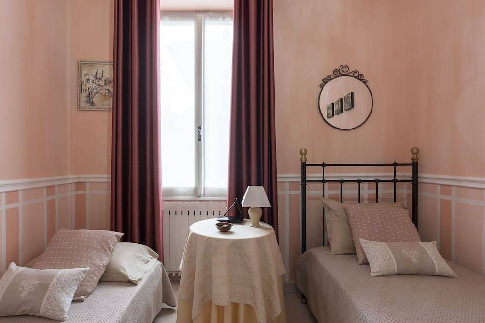 Maravillosa casa de vacaciones  para 4 personas con Wifi, Tv y balcón in Dolceacqua, Alpes Ligures