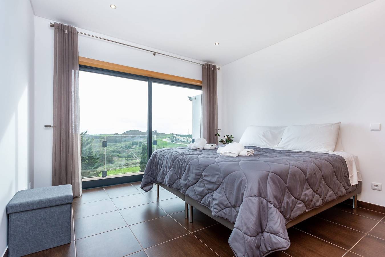 Casa Chic - Minimalistisches 3 Schlafzimmer mit toller Aussicht in Raposeira, Vila do Bispo