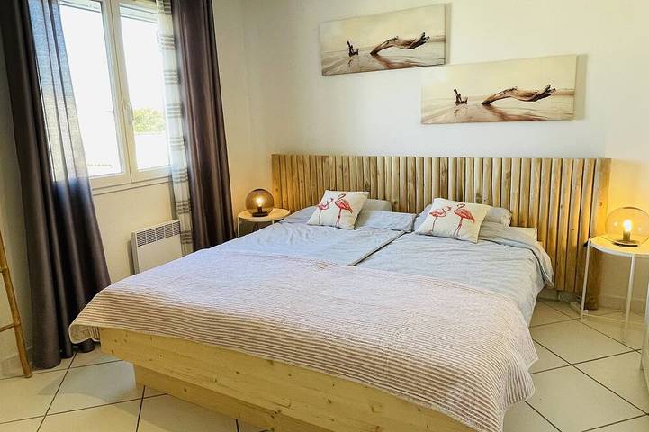 Großzügiges  Exklusiv-Ferienhaus in Traumlage direkt am Strand mit tollem Blick in Gruissan (Ville), Gruissan