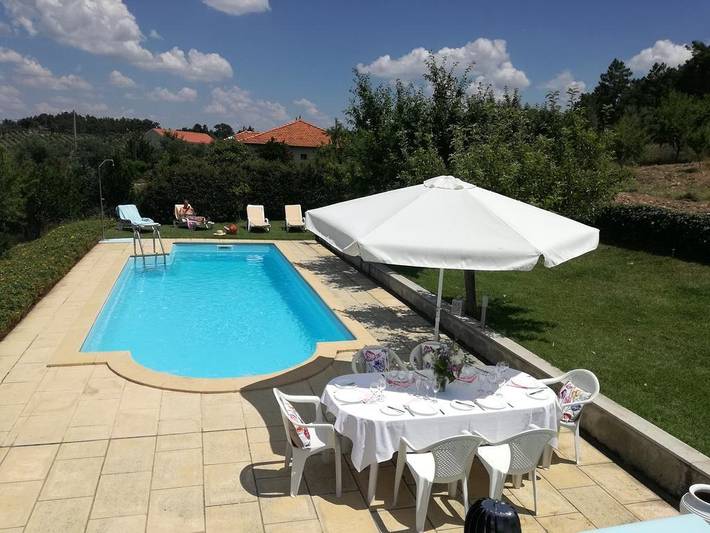 Location de vacances pour 7 personnes, avec terrasse et jardin dans Felgar