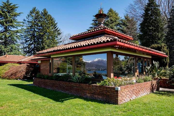 Villa per 8 persone, con Terrazza e Giardino nonché Piscina e Vista lago a Laveno-Mombello