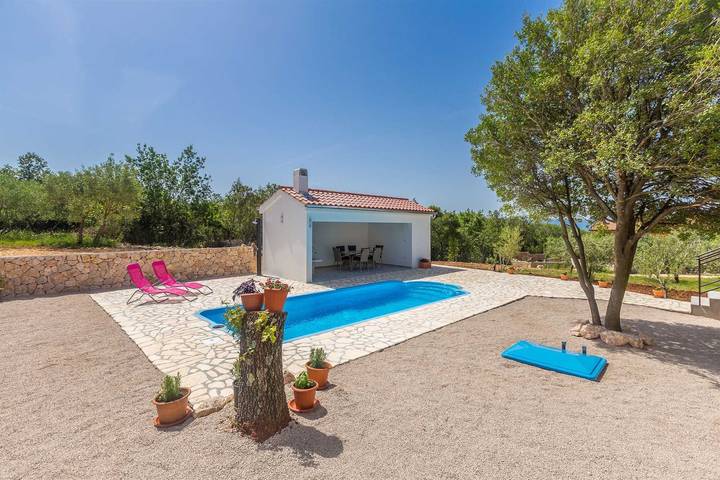 Ferienwohnung für 8 Personen, mit Balkon/Terrasse und Terrasse sowie Pool in Pinezici - 3