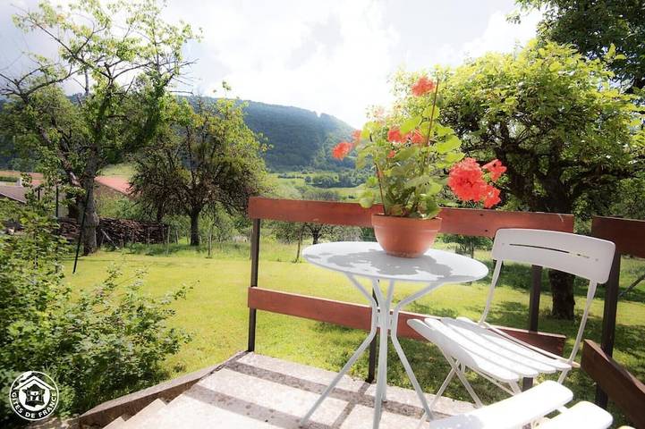 Location de vacances pour 3 personnes, avec Jardin dans Boyeux-Saint-Jérôme