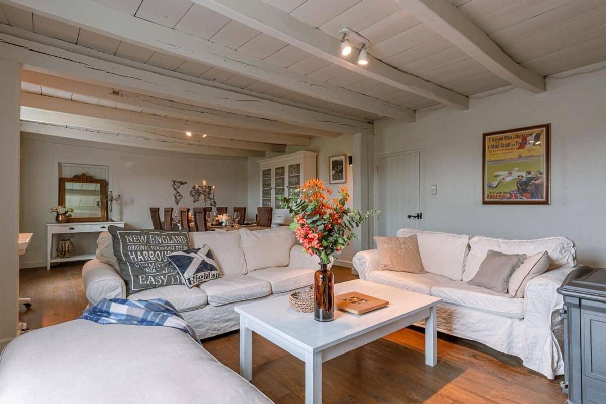 Farmhouse oasis with garden, pond and idyllic surroundings in Beernem, Westflandern