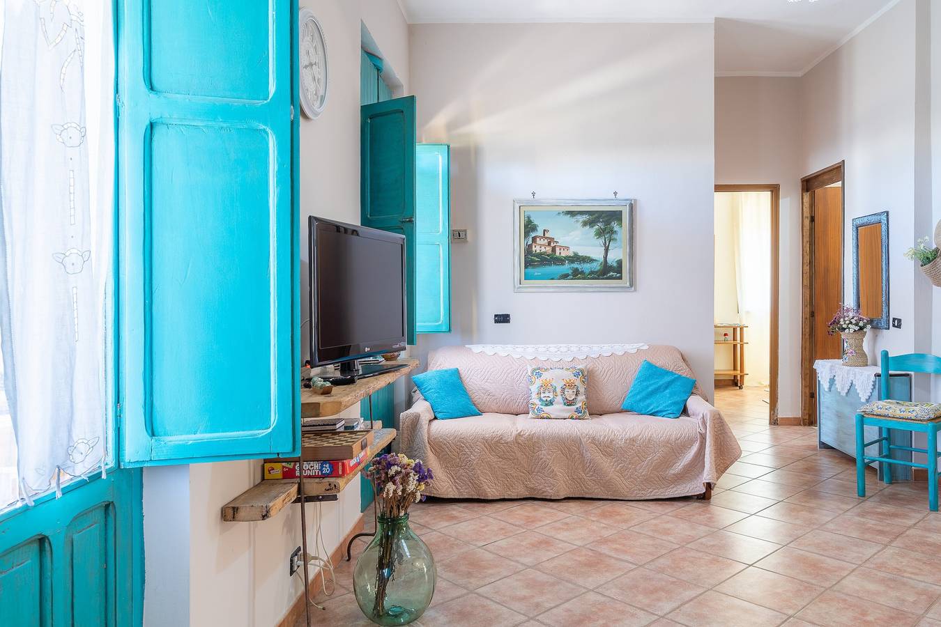 Appartamento intero, Appartamento "Sara Home" con vista mare, terrazza privata e Wi-Fi in Portopalo di Capo Passero, Siracusa e dintorni