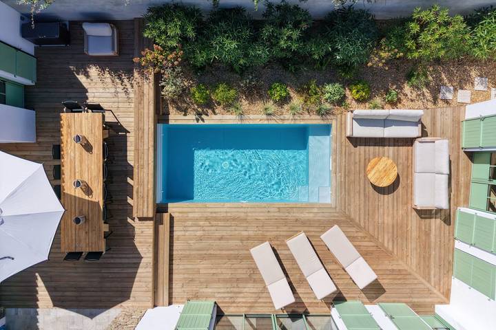 Location de vacances pour 10 personnes, avec Terrasse ainsi que Jardin et Piscine dans Port Joinville