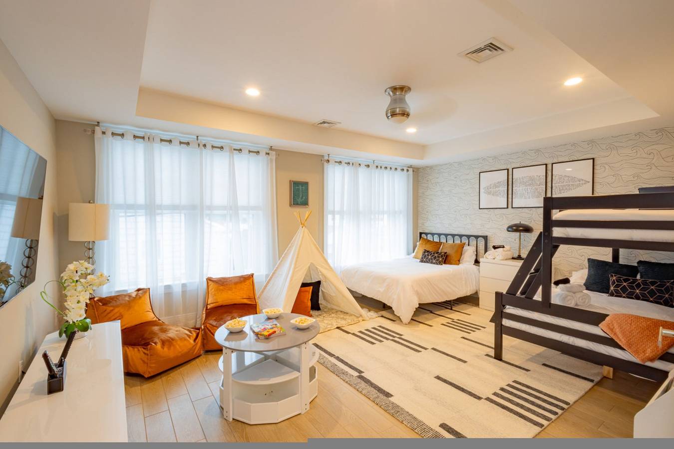 Spacious 6Br Beach Home with Elevator & Decks - Ideal for Family Holidays & Winter Escapes in Brigantine (New Jersey), Condado de Atlantic