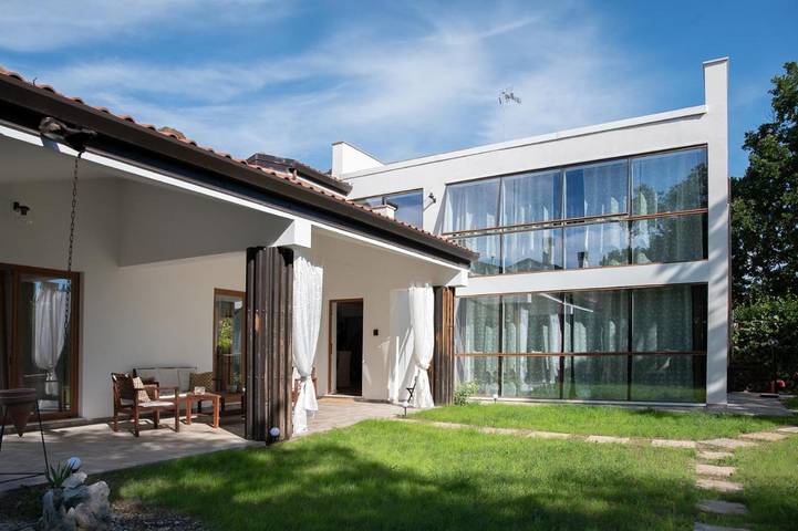 Villa per 10 persone, con Balcone e Idromassaggio nonché Terrazza e Giardino in Carso