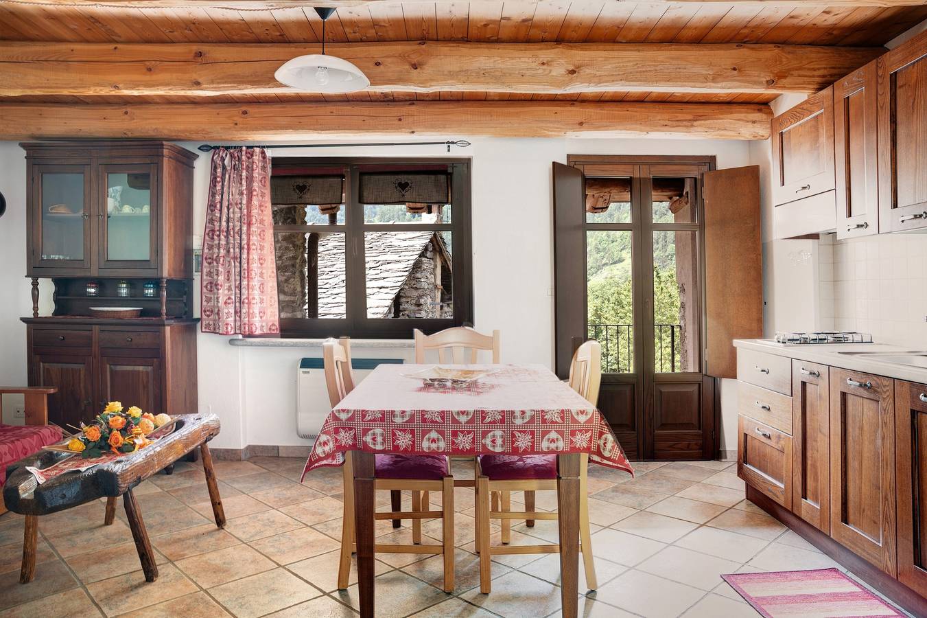 Ganze Wohnung, Ferienwohnung "Genzianella Tano Di Grich" mit Bergblick und privater Terrasse in Prazzo, Cuneo Provinz