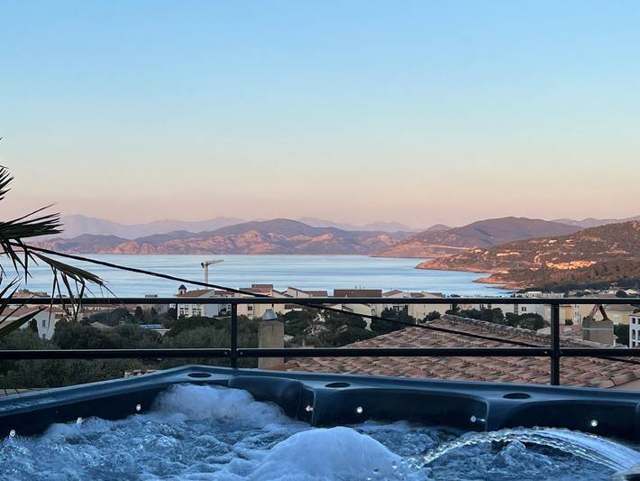 Vakantiewoning voor 6 personen, met terras en whirlpool in L'Île-Rousse