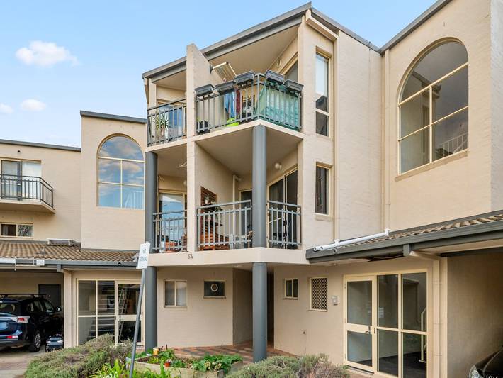 Vacation rental for 2 people, with balcony and balcony/terrace, kid friendly in Canberra