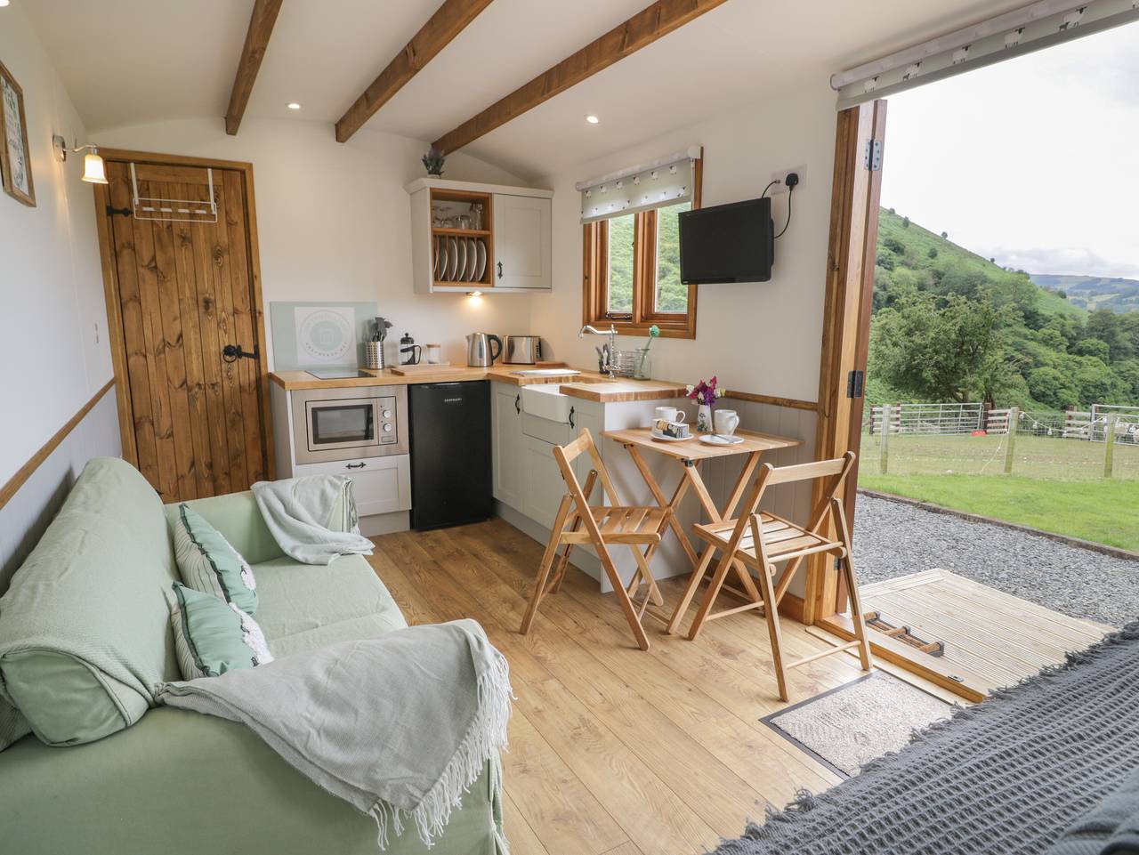 Tan Y Castell Shepherds Hut in Llangollen, Denbighshire