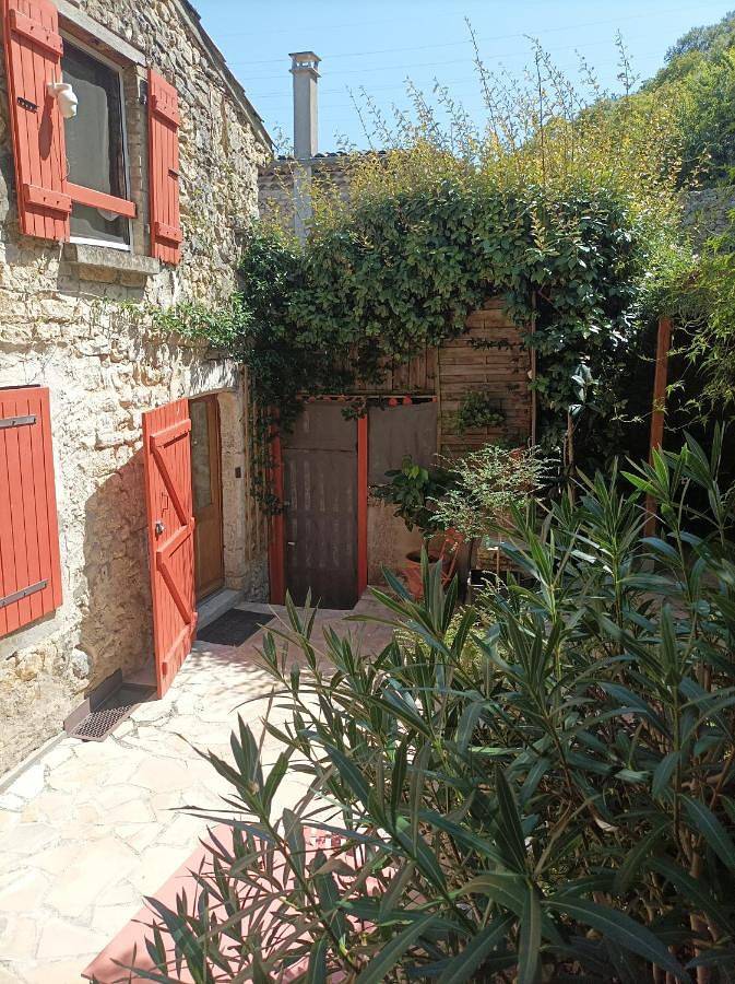 Location de vacances pour 2 personnes, avec jardin ainsi que piscine et vue à Châteauneuf-du-Rhône - 4