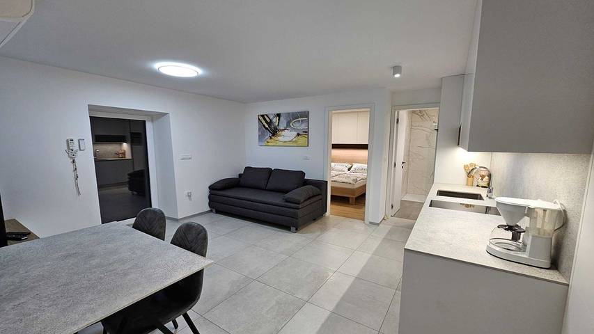 Vacation apartment for 4 people, with terrace in Izola