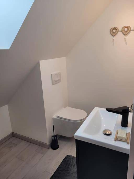 Appartement entier, Two-Bedroom Apartment in Changé, Sarthe