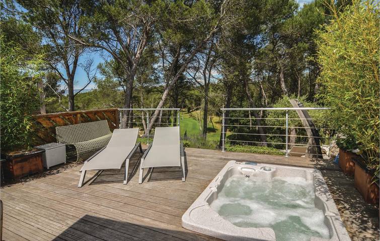 Location de vacances pour 6 personnes, avec piscine ainsi que jardin et terrasse à Mallemort - 2