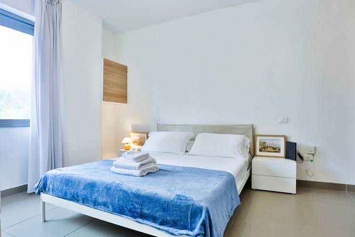 Appartamento intero, Guesthost - Sebeto Apartment x5 Parking & Netflix in Napoli, Napoli e dintorni