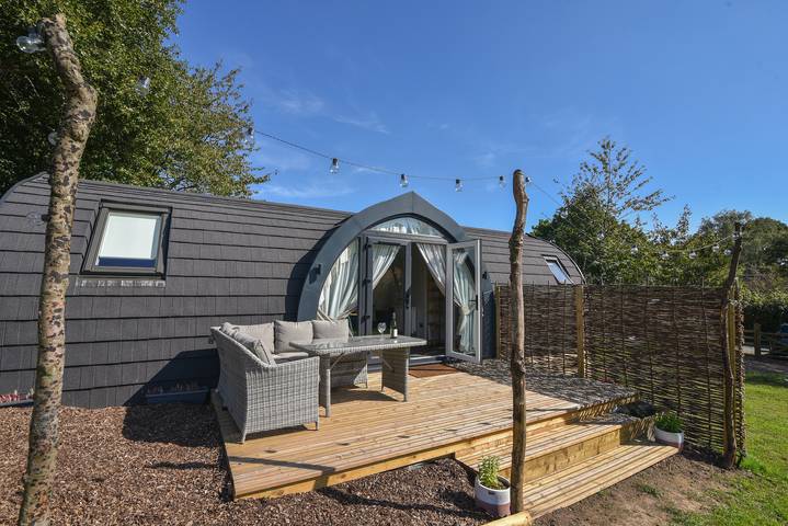 Hut for 5 people, with Garden in Dorset