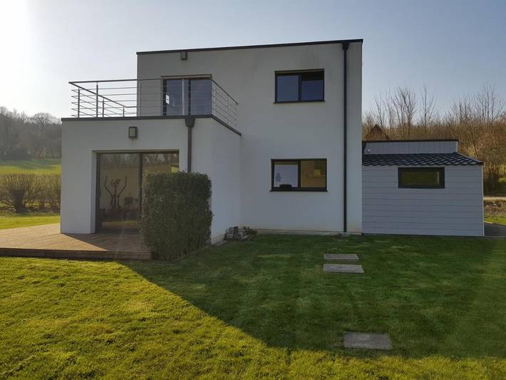 Location de vacances pour 7 personnes, avec Balcon et Terrasse ainsi que Jardin et Vue à Bezinghem