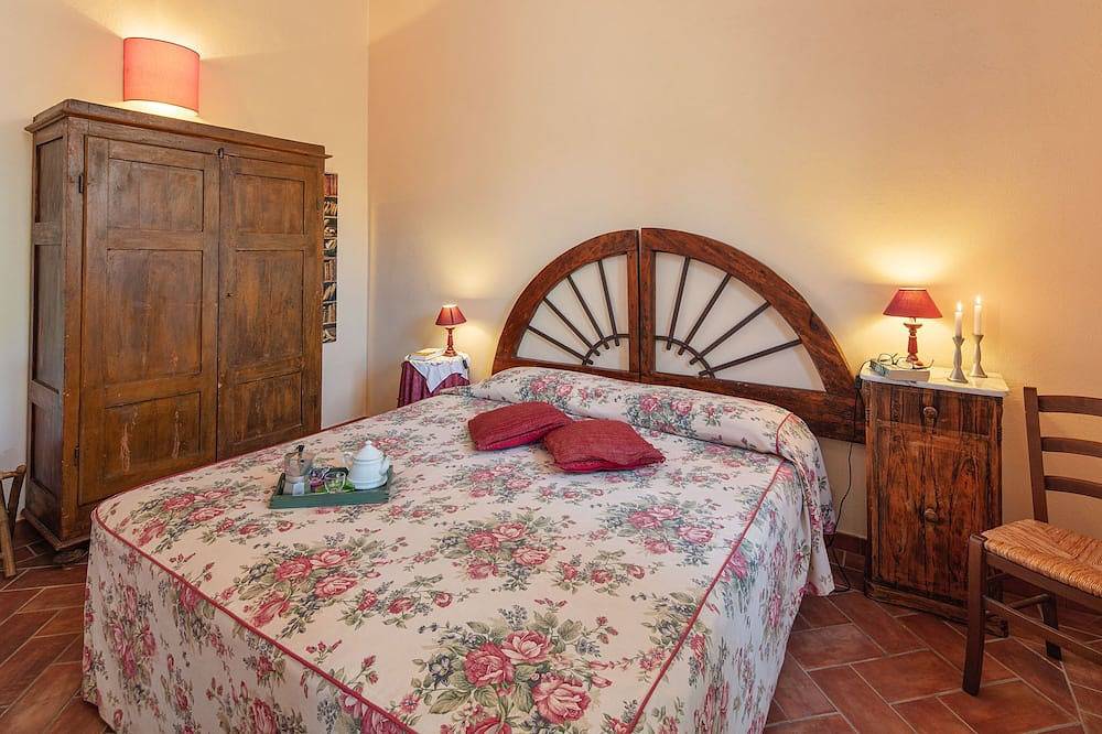 Geheel appartement, Gufo: Rustig appartement dicht bij de beste schatten van Toscane, 1 mijl van winkels in Poggibonsi, Chianti