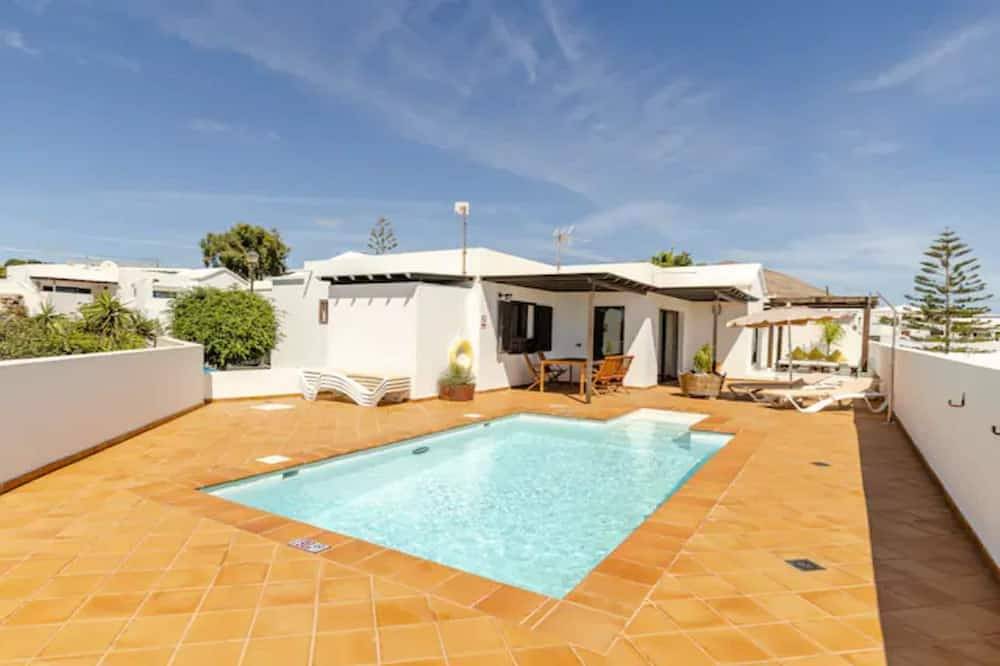 Casa vacanza a Tias a partire da 567€ a notte