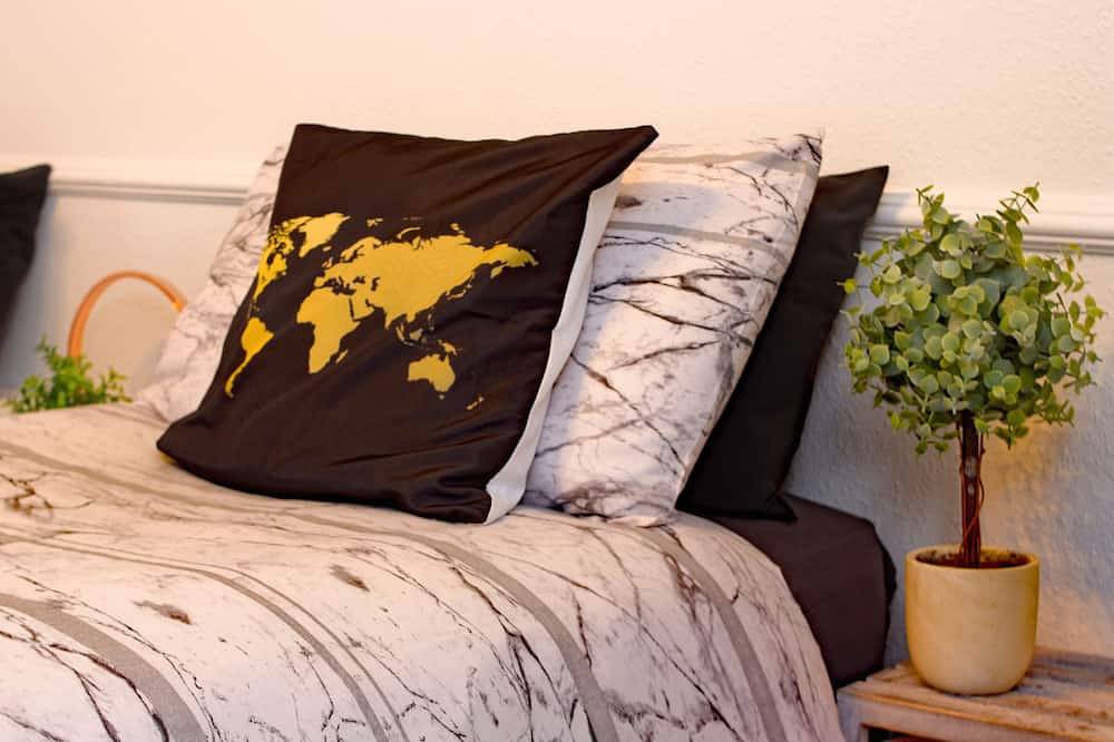 Modern Quirky Exeter City Cottage 2 min walk/shops in Exeter, Devon