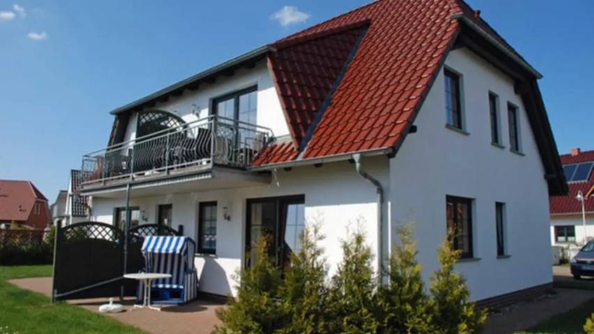 Ferienwohnung für 6 Personen, mit Balkon und Pool sowie Garten, mit Haustier am Selliner See