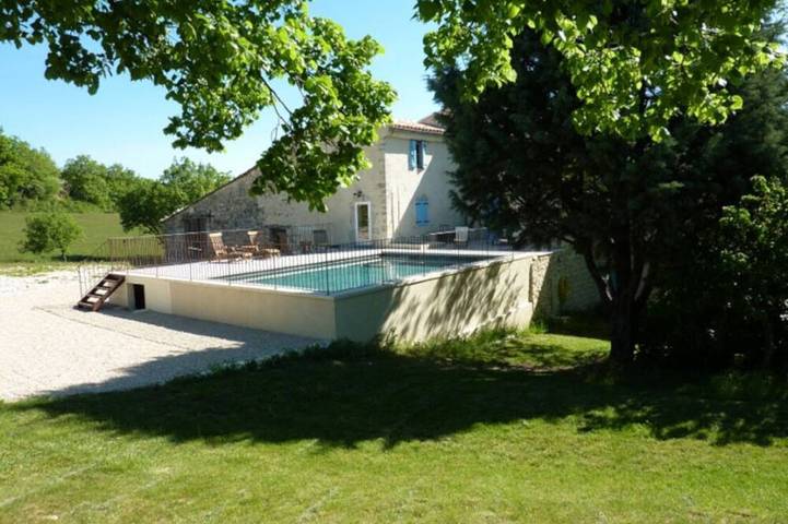 Location de vacances pour 15 personnes, avec Terrasse et Jardin à Oppedette