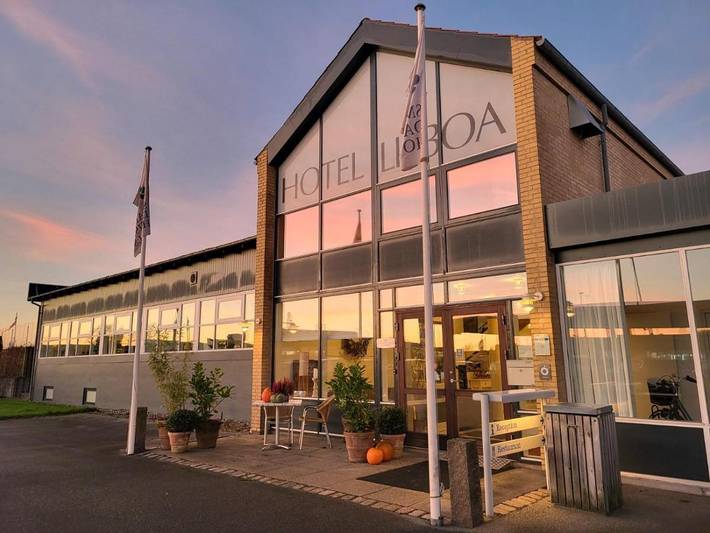 Hotel for 2 personer, med Terrasse og Have samt Udsigt i Frederikshavn