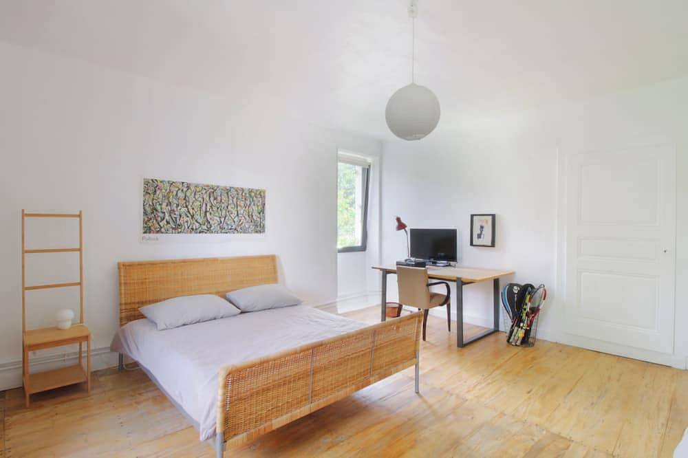 Family home, peaceful setting and swimming pool! in Billième, Chambéry und Umgebung