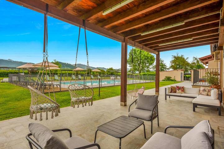 B&b per 2 persone, con Terrazza e Giardino nonché Piscina e Vista lago a Massarosa