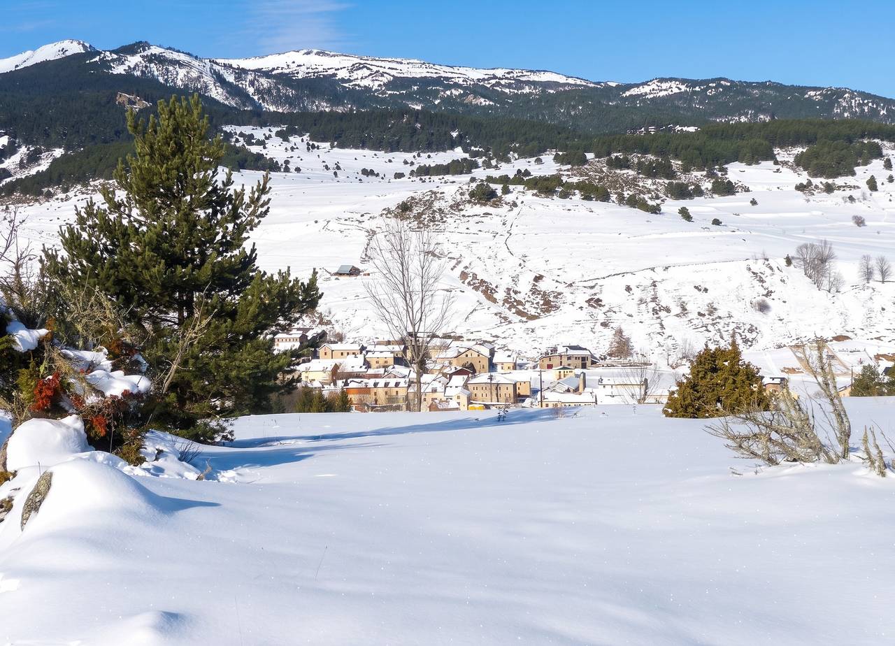 Ganze Wohnung, Charmante Wohnung mit Seeblick und Bergblick – 75 m² in Fontrabiouse, Parc naturel régional des Pyrénées catalanes