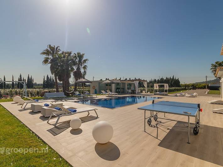 Ferienhaus für 12 Personen, mit Balkon/Terrasse und Whirlpool sowie Terrasse und Pool auf Mallorca Inselmitte - 4