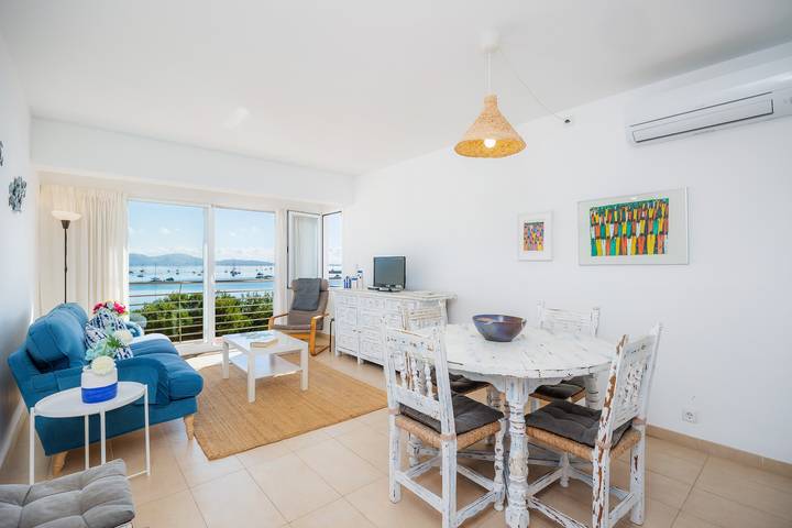 Appartement entier, Appartement 'Tonia' avec vue sur la mer, Wi-Fi et climatisation in Port de Pollença, Pollença