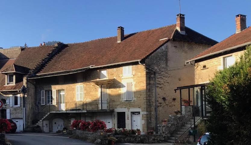 Gîte pour 5 personnes, avec jardin et balcon à Vernantois