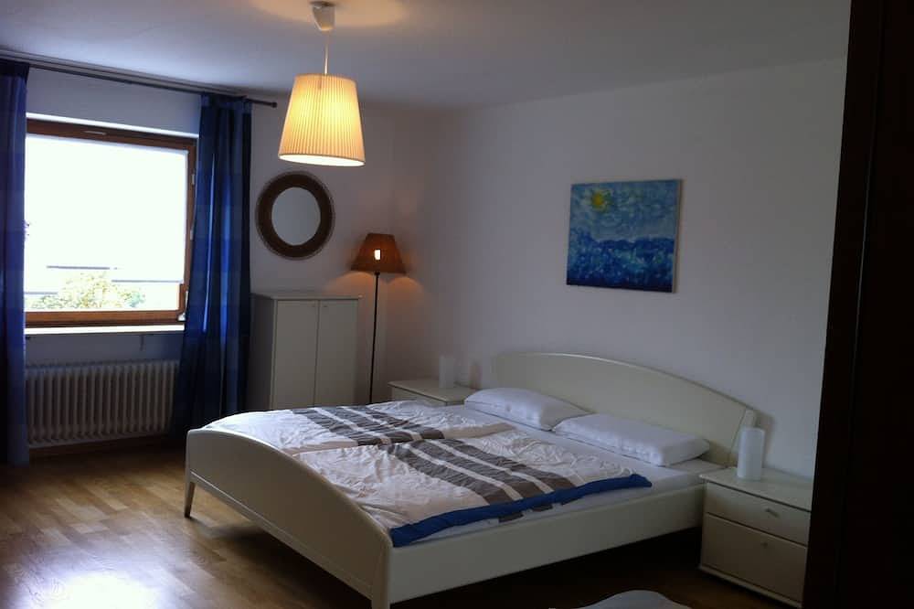 Großzügiges Ferienhaus mit Moselblick, 8 Pers., 3 Bäder, kostenfr. Öpnv-Ticket in Ürzig, Bernkastel-Kues & Umgebung
