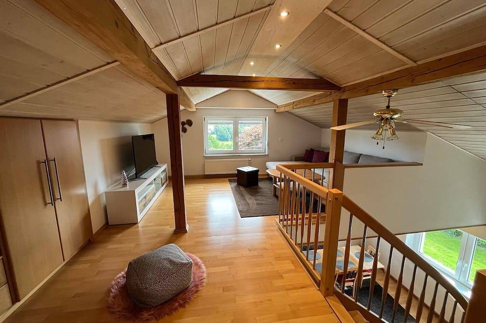 Ganze Wohnung, Gemütliches Ferienhaus mit großem Garten zur Alleinbenutzung in Bad Kötzting, Ostbayern