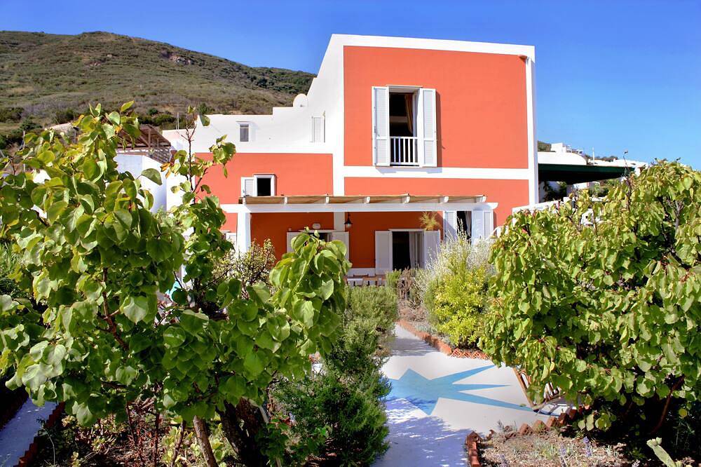 Schöne Villa nur wenige Gehminuten vom Hafen entfernt, in der Nähe von Chiaia di Luna. in Ponza, Latium
