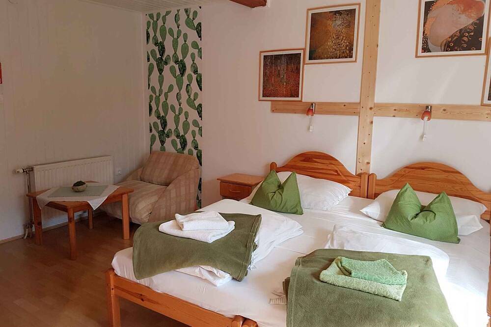 Ganze Wohnung, Ferienwohnung mit Sauna, Whirpool, Garten und Spielplatz in Heviz, Balaton Region