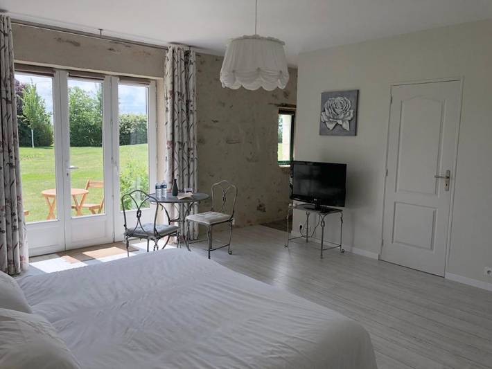 Chambre d’hôte pour 3 personnes, avec jardin et sauna ainsi que jacuzzi et piscine en Indre-et-Loire - 2