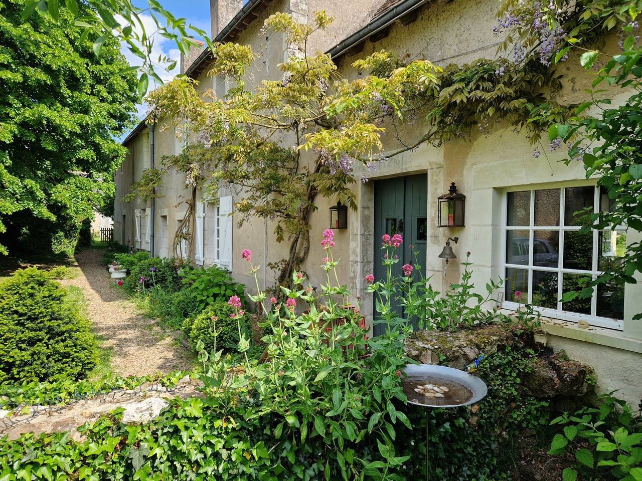 Le Presbytère - La chambre bleue in Cléré-les-Pins, Vallée de la Loire
