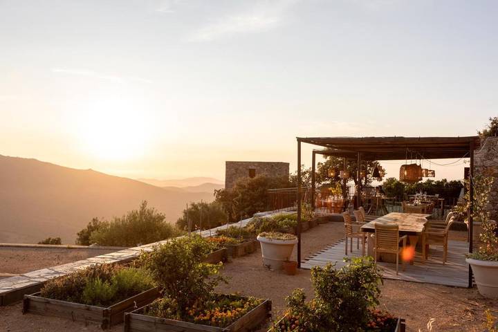 Hôtel pour 2 personnes, avec piscine et jardin ainsi que vue et terrasse