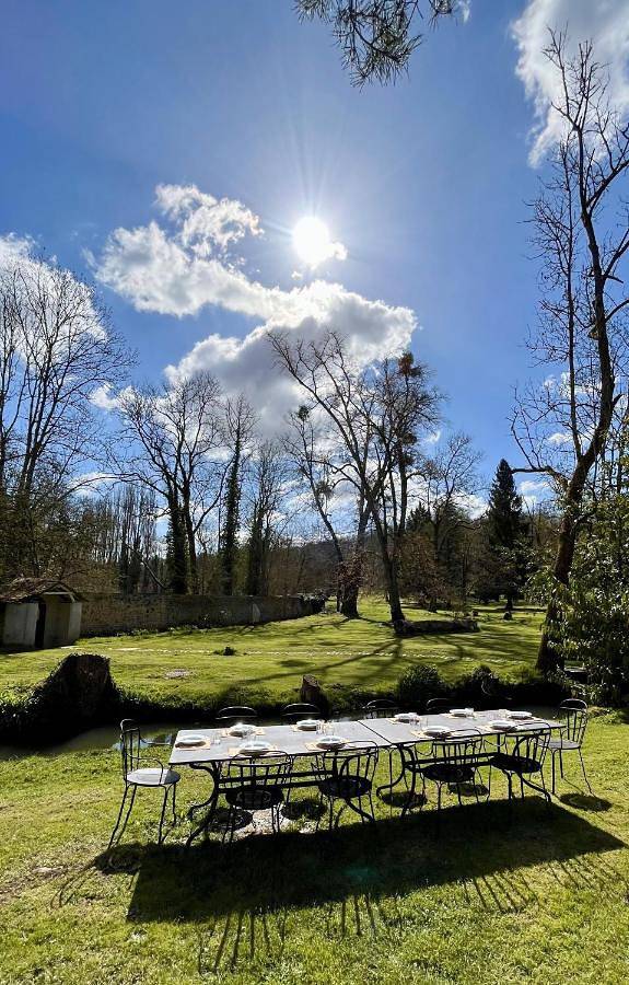 Location de vacances pour 2 personnes, avec vue ainsi que jardin et terrasse à Châteaufort - 3