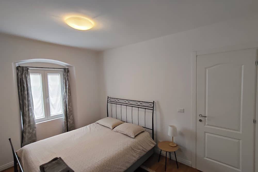 Appartamento intero, Appartamento 2 camere, 4 ospiti in zona storica di Trieste in stile 800 in Trieste, Carso