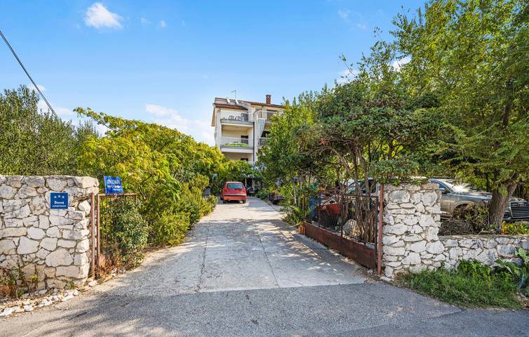 Ferienwohnung für 4 Personen, mit Terrasse in Sibenik