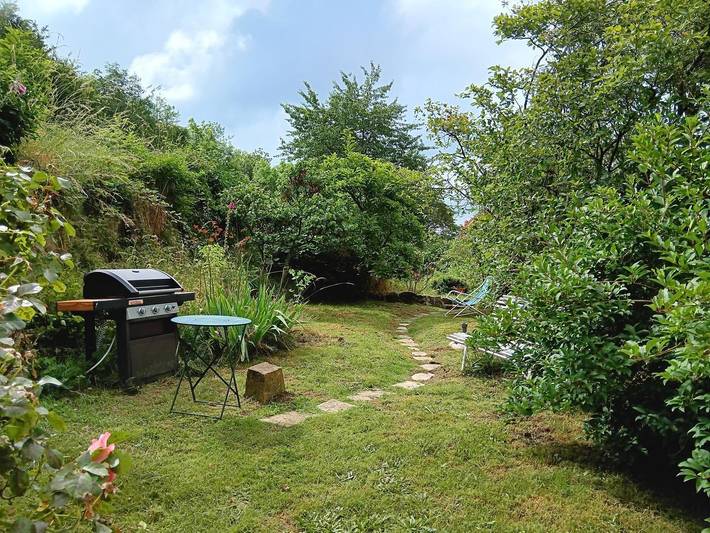 Gîte pour 5 personnes, avec Terrasse ainsi que Jardin et Vue dans Rhône - 2