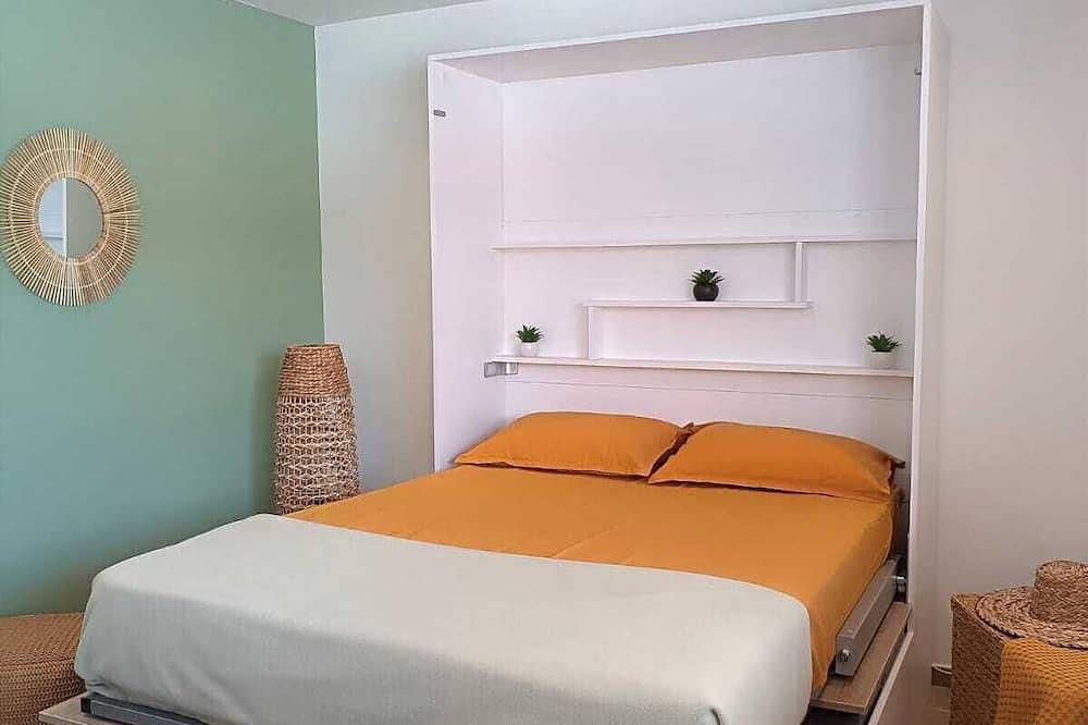 Appartement entier, Studio centre ville à 2 min à pieds des plages in Propriano, Arrondissement de Sartène