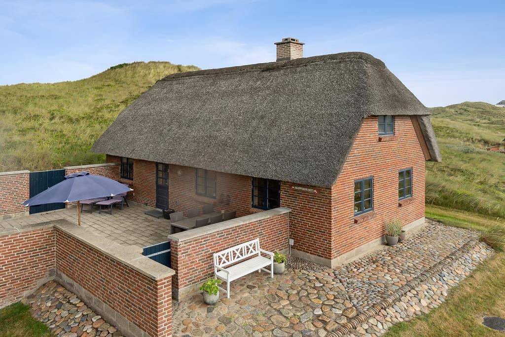 Rustikales Ferienhaus mitten in den Dünen – Nur 200 m zum Strand! in Tim, Ulfborg
