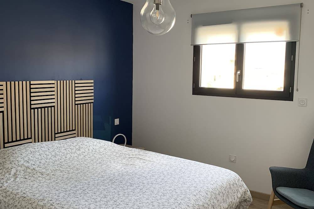 Contemporary detached house with private pool, close to the sea. in Sauvian, Côte d'Améthyste