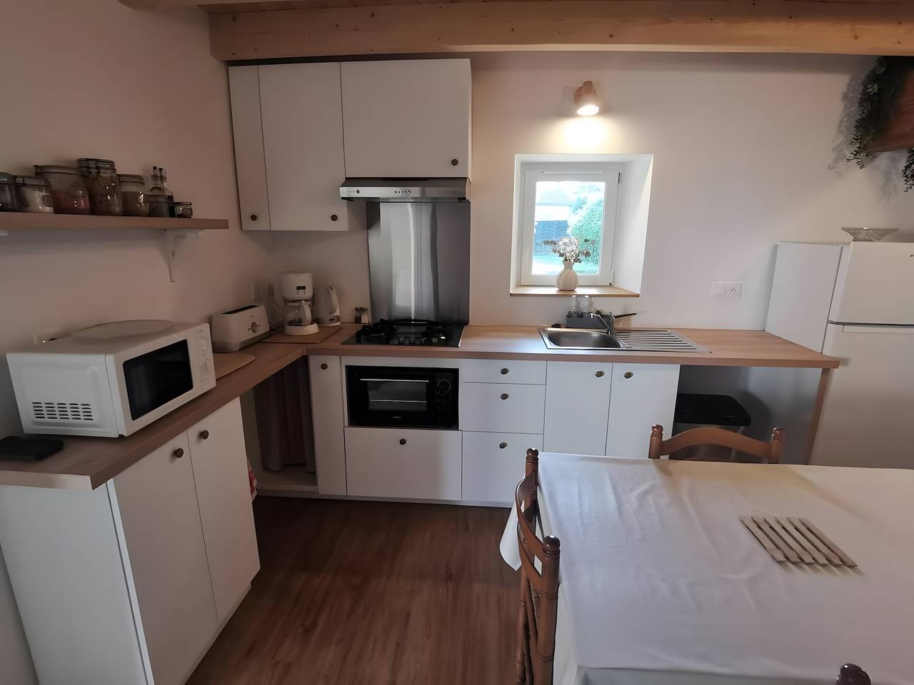 Gîte du figuier – Saint-Hilaire-de-Villefranche, charme et confort au cœur du village in Saint-Hilaire-de-Villefranche, Région de Saint-Jean-d'Angély
